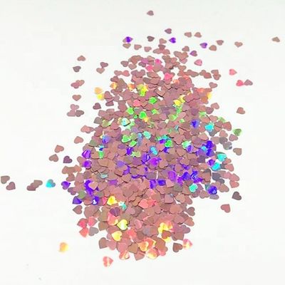 عيد الحب القلب الأحمر اللمعان الكونفيتي لتزيين الزفاف والإمدادات العيدية الأخرى مادة البوليستر