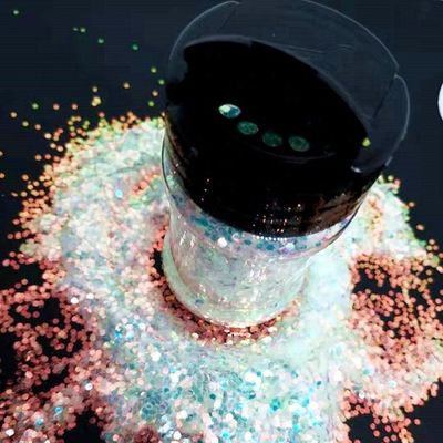 مناسبة عيد الميلاد البراقة البراقة الكمية الدقيقة مسحوق البراقة للوحة البوليستر الحرفية البراقة في مجموعة متنوعة من الألوان