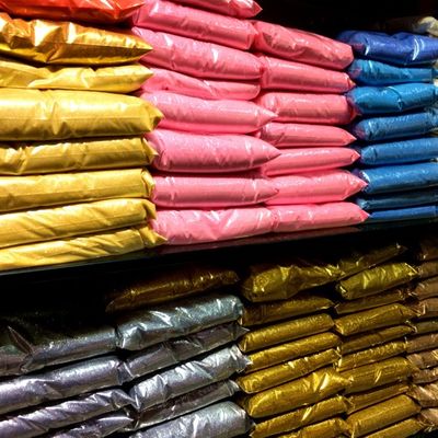 بيلينغ بيلينغ مسحوق البريق على شكل كلب في ألوان مخصصة لبيليستر الذهب البريق المعدني