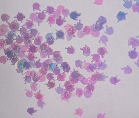 قلم جلتر على شكل صبار، أحذية ماري جين، أوراق، أشكال قضيب، مقصات، أقنعة حفلة ماردي غرا، مقصات، فيونكات، جلتر على شكل